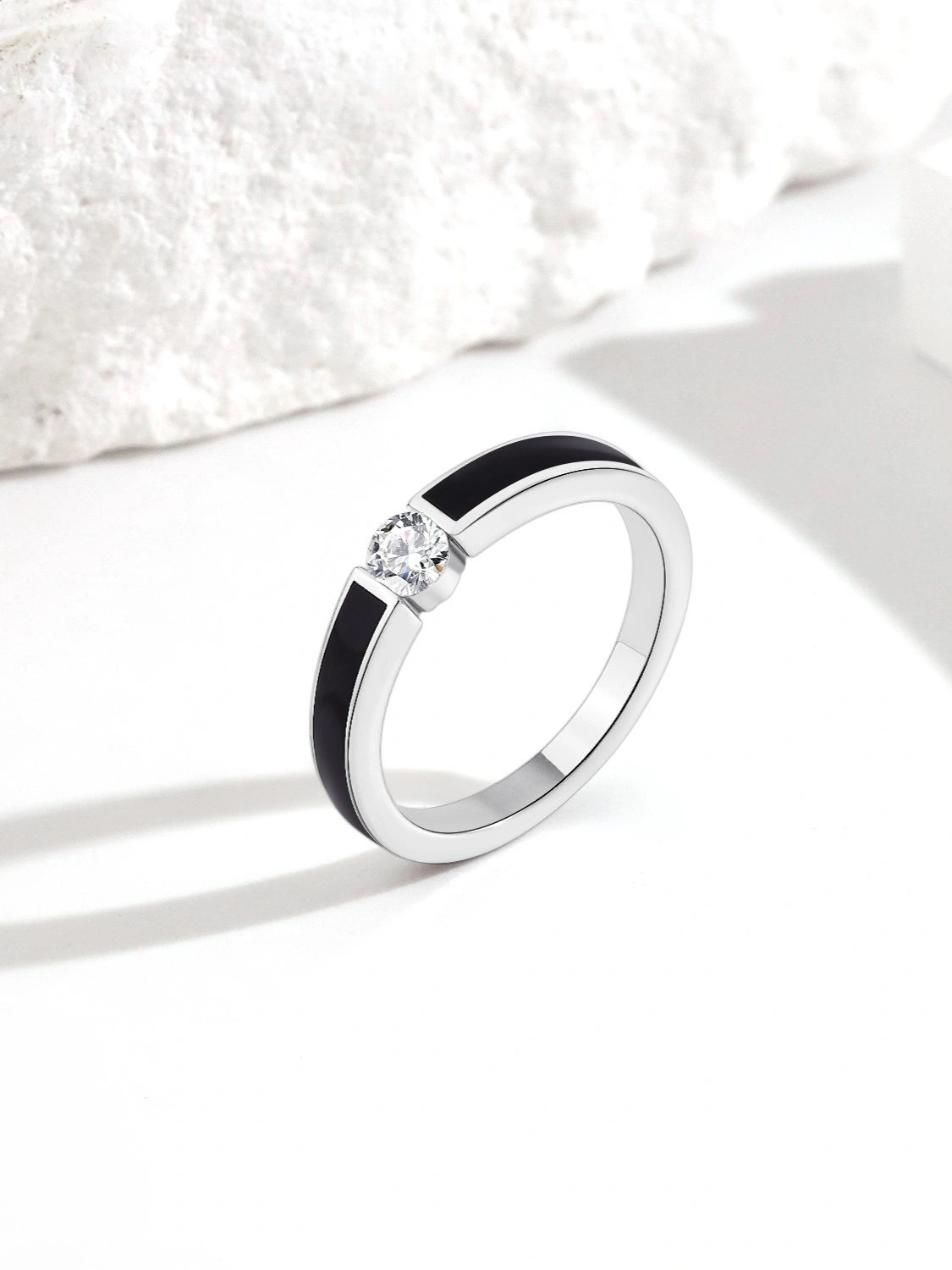 Noir Éclat Ring